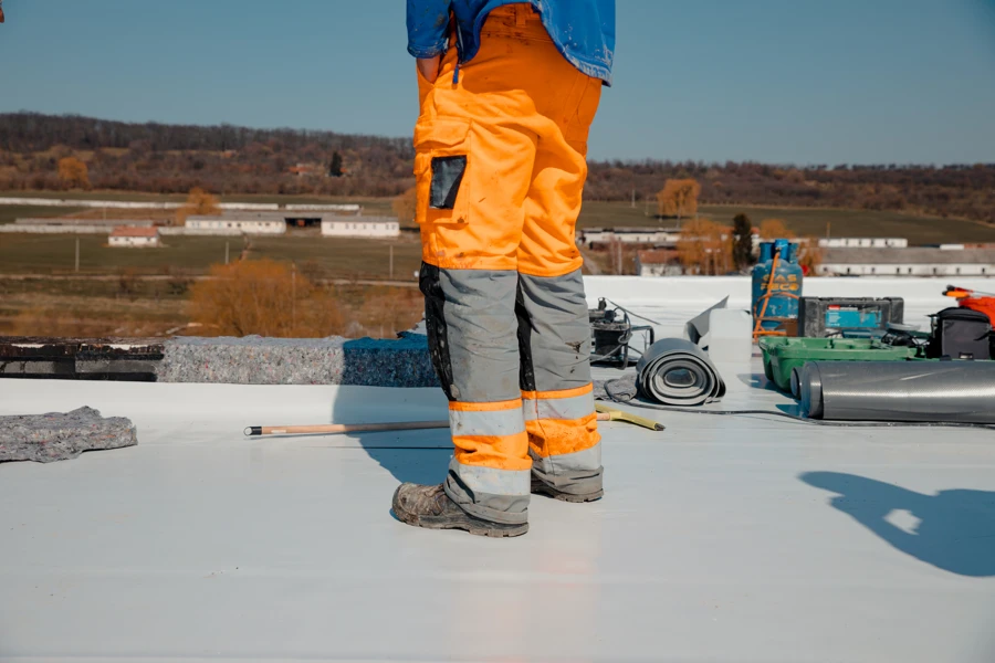 How Do I Repair A Leaking Flat Roof in Cisco, TX
